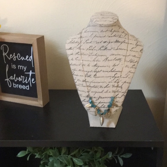 lFeather Stone Gold Necklace - Picture 3 of 3